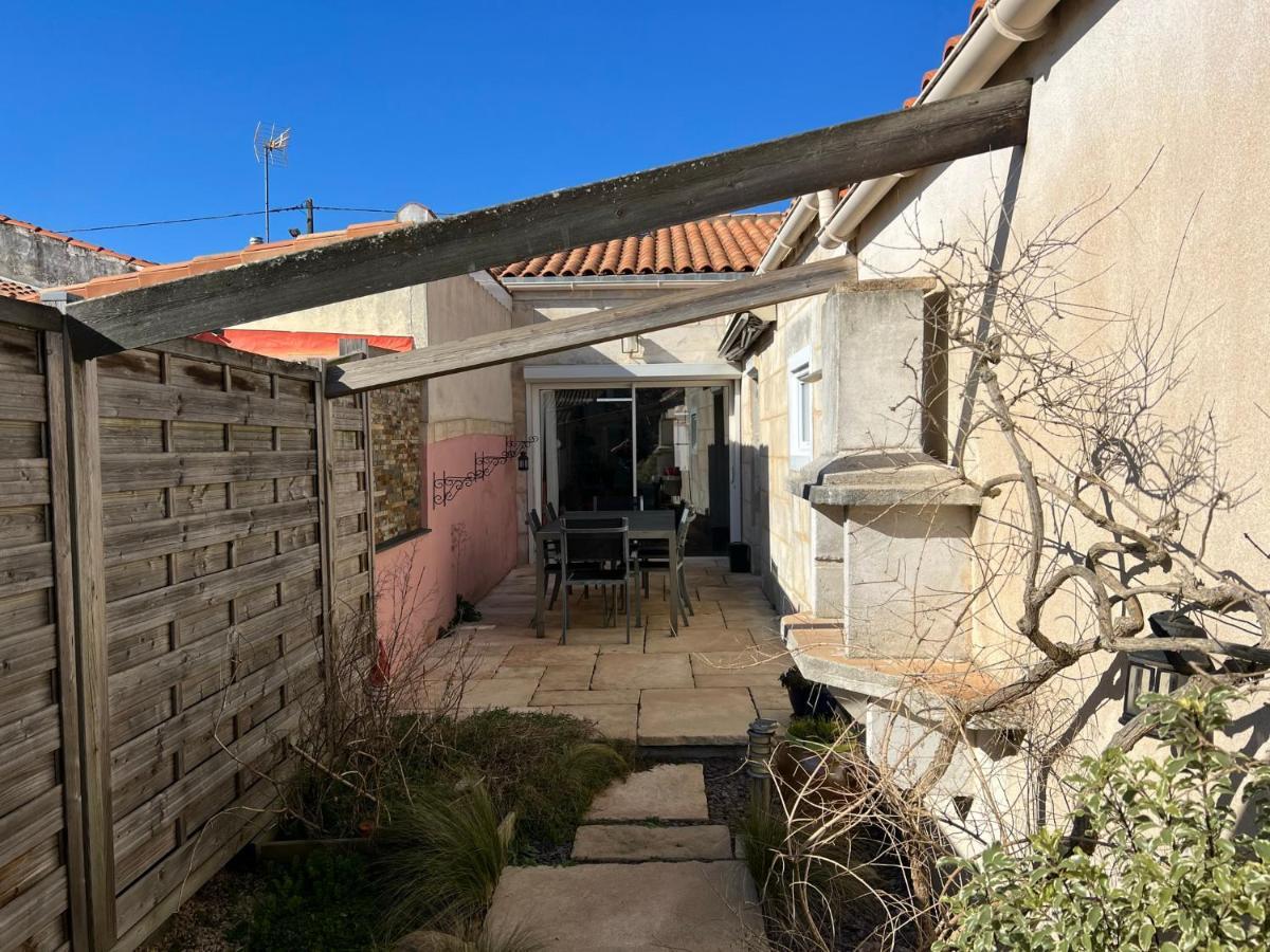 Maison Avec Jardin Et Garage Rochefort  Exterior photo
